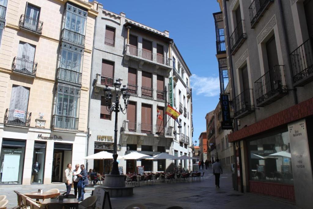 Hotel Rey Nino Ávila 外观 照片
